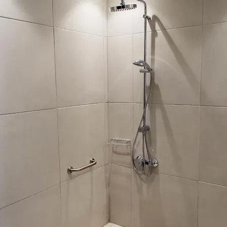 Mandali Hotel 3*
